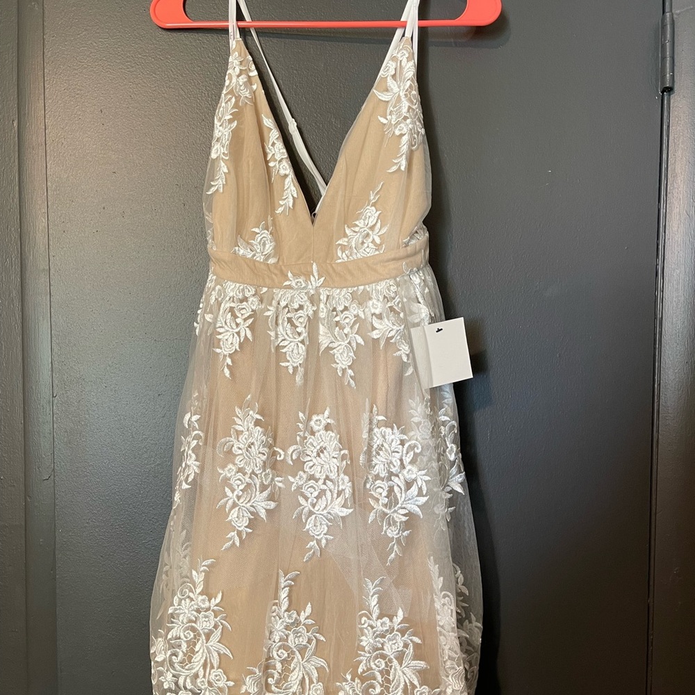Lulus lace overlay dress